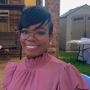 Meet your Posher, Tomecia